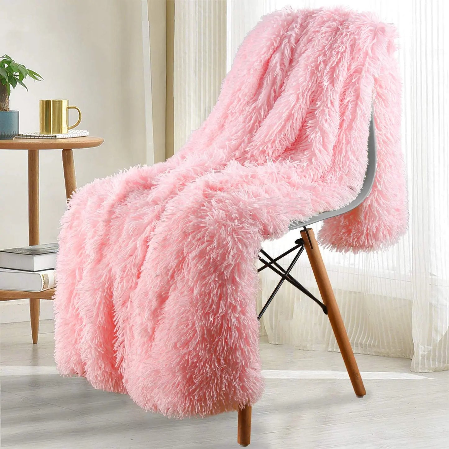SnuggleLuxe Fluffy Blanket