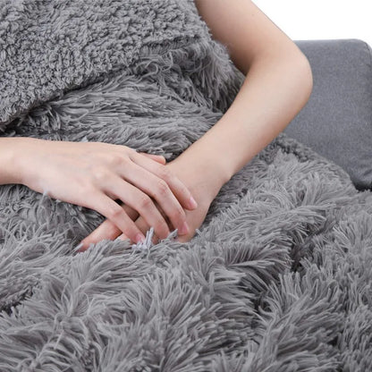 SnuggleLuxe Fluffy Blanket