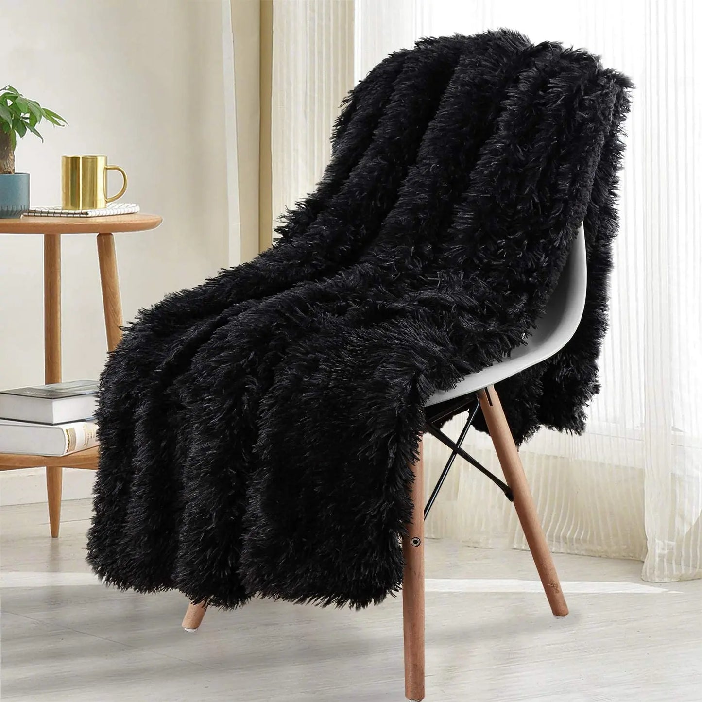 SnuggleLuxe Fluffy Blanket